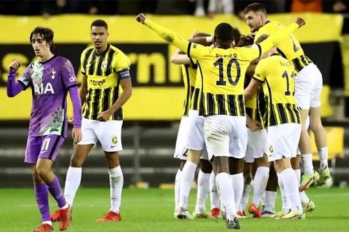 Kết quả Vitesse 1-0 Tottenham: Spurs đối diện viễn cảnh loại sớm