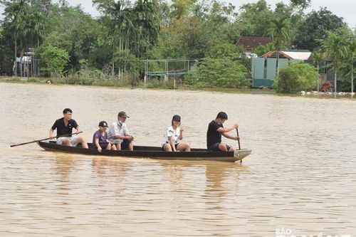 Nguy cơ xảy ra lũ lớn trên sông Vu Gia; thủy điện hạ dần mực nước hồ về mực nước đón lũ thấp nhất
