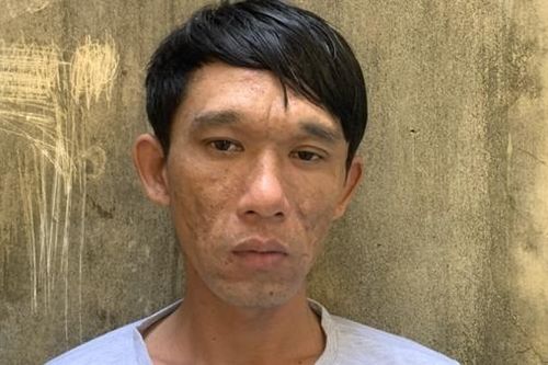 Dùng dao đuổi chém và đốt xe người khác