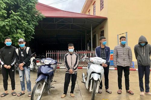 Xử phạt 2 'quái xế' bốc đầu, lạng lách đánh võng quay Tiktok đăng facebook