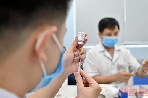 Người bệnh gan cần lưu ý gì khi tiêm vaccine?