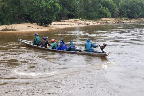 Tìm thấy thi thể 2 cha con trên sông sau hơn 2 ngày mất tích