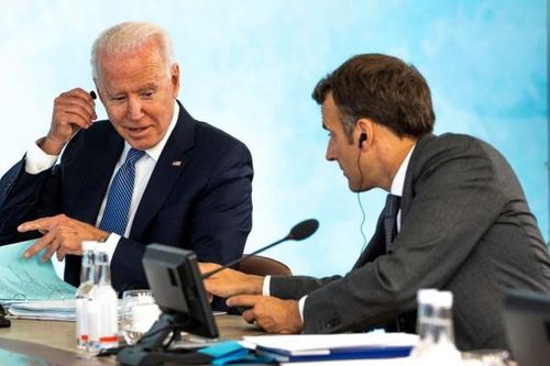 Ông Biden và Macron thảo luận về quốc phòng châu Âu