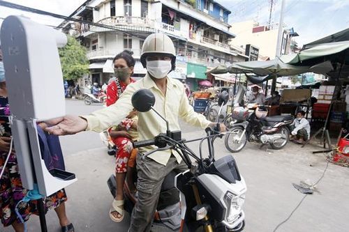 Nhiều nước ASEAN nới lỏng biện pháp phòng dịch