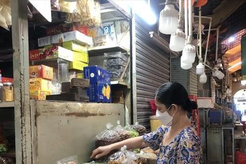 Tiểu thương thấp thỏm mùa Tết