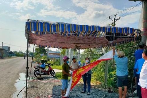 Vĩnh Long dỡ các chốt kiểm dịch, Trà Vinh cho người dân tự do ra vào tỉnh