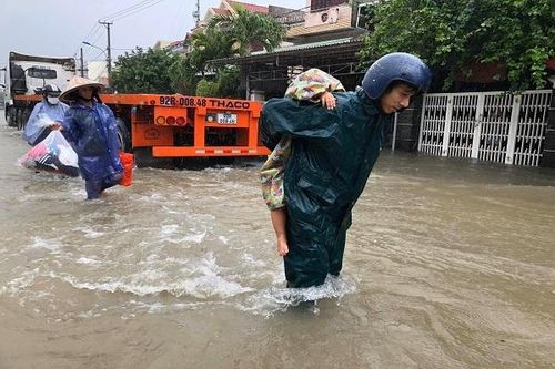 Quảng Nam cho học sinh nghỉ học để tránh lũ