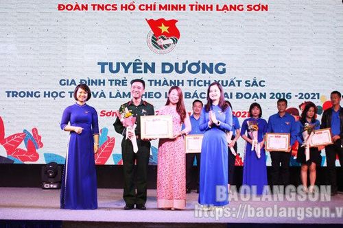 Tuyên dương 22 gia đình trẻ có thành tích xuất sắc trong học tập và làm theo lời Bác giai đoạn 2016 – 2021Tin khácXét tặng danh hiệu 'Công dân Lạng Sơn ưu tú': Tôn vinh những tấm gương điển hìnhNỗ lực thực hiện Nghị quyết số 116