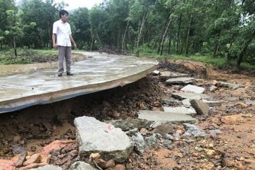 Kinh tế Xây dựng - Giao thông Nhiều tuyến giao thông bị sạt lở sau mưa lớn