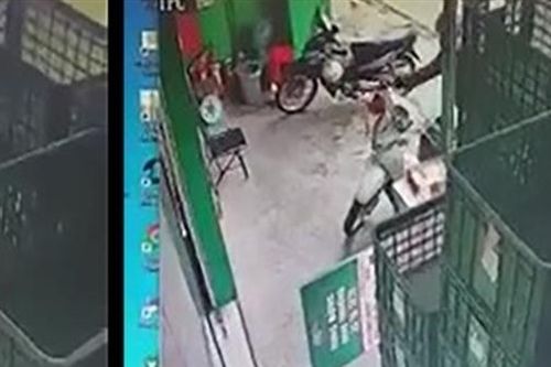 Dàn cảnh say nắng lừa bảo vệ để đồng bọn trộm xe SH