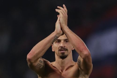 Ibrahimovic đưa Milan lên đỉnh bảng Serie A
