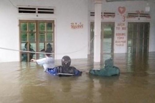 Quảng Ngãi: Nước lũ dâng cao, khẩn cấp di dời hàng nghìn hộ dân