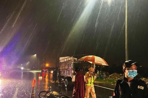 Đi buôn giữa đêm mưa lớn, hai ông bà cụ chết thảm