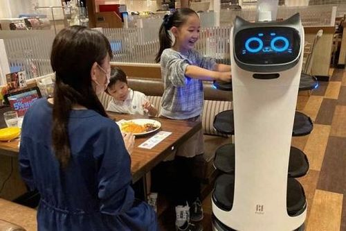 Đại dịch Covid-19 - tác nhân cho ngành robot phục vụ bùng nổ