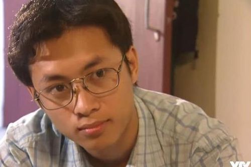 Nam 'mọt sách' trong 'Phía trước là bầu trời' được phong hàm Phó Giáo sư