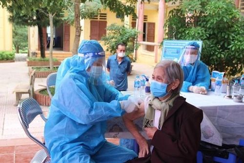 Ưu tiên phân bổ vaccine, thuốc điều trị cho các tỉnh Sóc Trăng, Cà Mau, Phú Thọ
