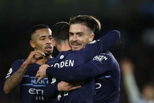Vùi dập 'ngựa ô' 4-1, Man City duy trì thế song mã với Chelsea