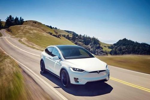 Tesla là thương hiệu ô tô tăng giá trị nhanh nhất năm 2021