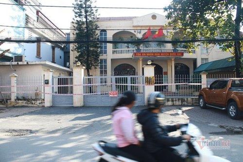 Có 6 ca Covid, huyện ở Hà Nội phong tỏa nhiều trụ sở, khu dân cư