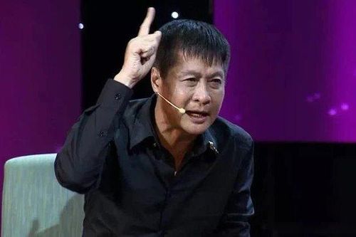 'Lê Hoàng mới kém sang, vì sao nhiều nơi mời anh ta lên sóng vậy?'