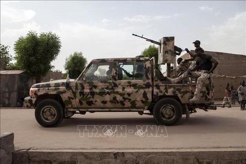Trên 800 tù nhân trốn thoát trong vụ tấn công nhà tù tại Nigeria