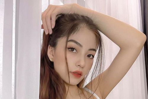 Ngắm vóc dáng nóng bỏng của 'bạn gái' Ngô Kiến Huy