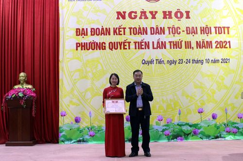 Văn hóa TRUYỀN HÌNH INTERNET Lai Châu qua ảnh