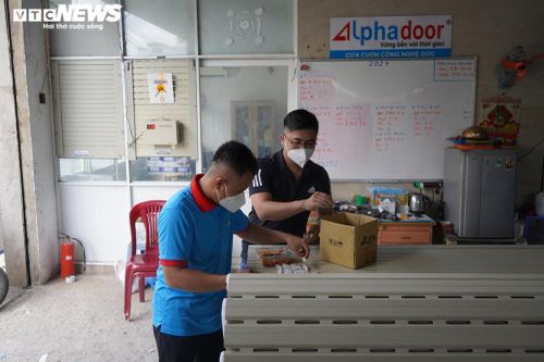 Lao động quay trở lại TP.HCM làm việc: Chủ doanh nghiệp mừng nhưng cũng lo
