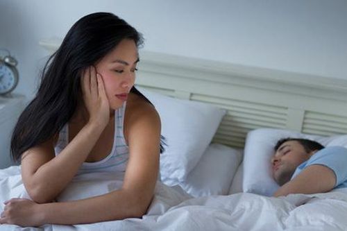 Chồng cứ ngày rằm mới chịu ngủ cùng vợ, sự thật phía sau khiến vợ rợn tóc gáy