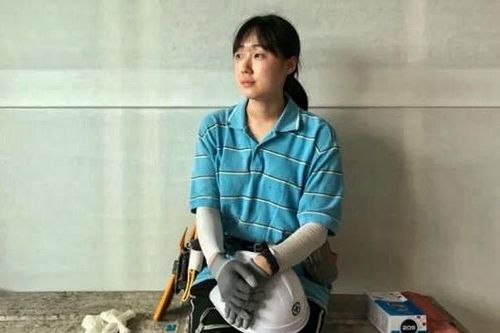 Cử nhân ở Hàn Quốc làm công nhân, dọn dẹp