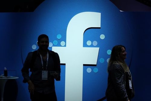 Chỉ mất 3 tuần để người dùng Facebook ngập trong tin giả