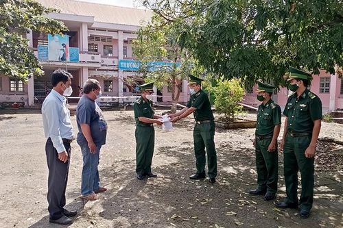 Mẹ qua đời, chiến sĩ biên phòng không thể về chịu tang vì đang làm nhiệm vụ phòng, chống dịch