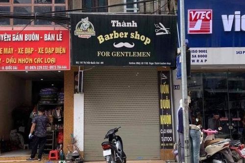 Hà Nội: Tiệm tóc đông khách chủ động đóng cửa phòng, chống COVID-19