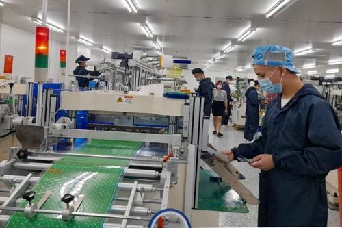 Chủ tịch tỉnh Bắc Giang: Vượt qua đợt dịch bùng phát, kinh tế tỉnh tăng trưởng trở lại