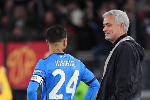 Bị đuổi khỏi sân, Mourinho vẫn... khen trọng tài