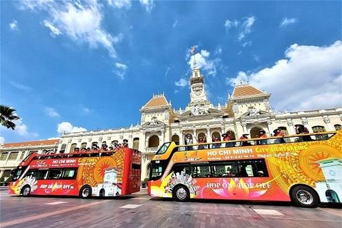 Lượn phố và lướt sông... 'Sài Gòn hồi sinh lại rồi'