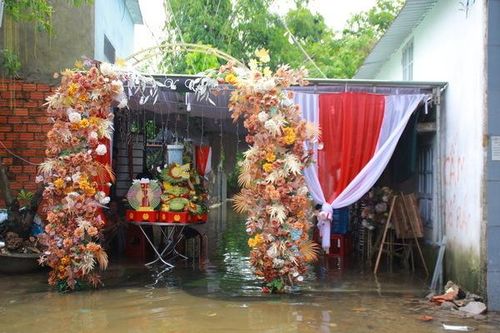 Cô dâu Quảng Nam nhớ lại cảnh chạy lụt ngày cưới