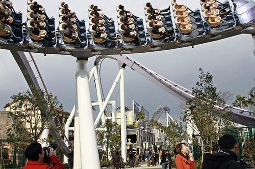 35 du khách lơ lửng ở độ cao 43 mét vì sự cố mất điện bất ngờ