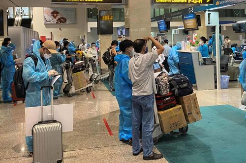Bộ GTVT yêu cầu dừng kê khai bản cam kết phòng dịch đối với hành khách