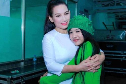 Phi Nhung từng lời qua tiếng lại với Quang Lê để bảo vệ ca sĩ này