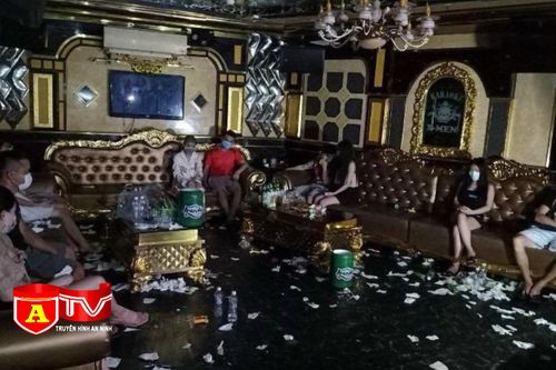 Chủ quán karaoke và nhân viên tiếp tay cho khách sử dụng ma túy