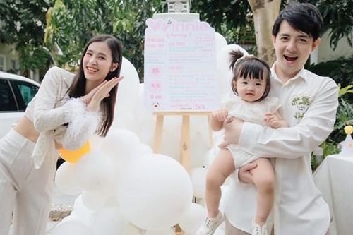 Gia đình Đông Nhi rạng rỡ trong ngày sinh nhật tròn tuổi của bé Winnie
