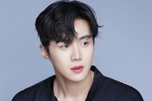Tình tiết đảo chiều vụ Kim Seon Ho ép bạn gái phá thai