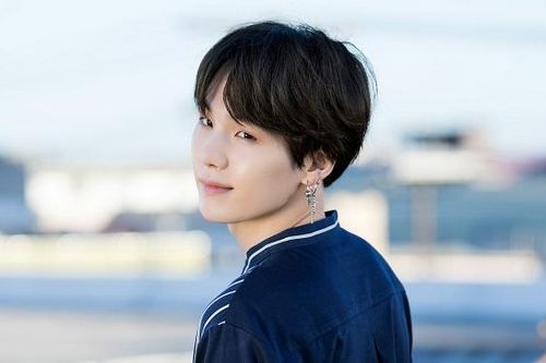 Lá thư ngọt ngào và sâu sắc Suga BTS gửi bạn gái cũ