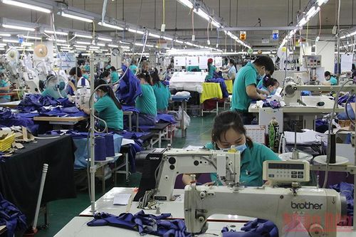 Vĩnh Long thích ứng an toàn để sản xuất trở lại