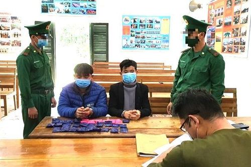 Bắt giữ 2 'mắt xích' trong đường dây vận chuyển ma túy vào Việt Nam