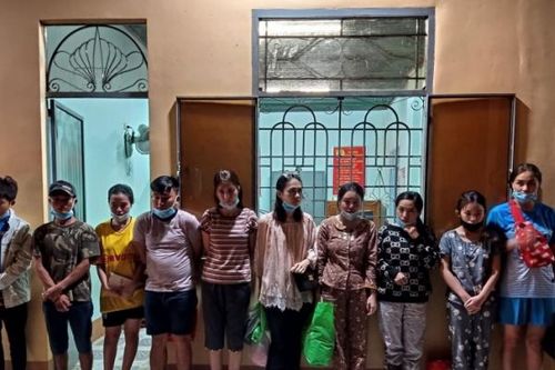 Bắt giữ nhóm người đang thực hiện hành vi xuất cảnh trái phép