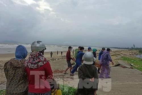 Tìm thấy thi thể 3 thanh thiếu niên ở Quảng Ngãi bị lũ cuốn trôi mất tích trên biển