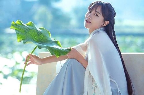 'Tiên nữ đồng quê' Lý Tử Thất kiện quản lý sau thời gian mâu thuẫn