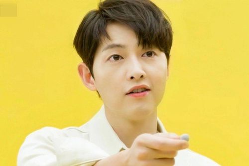 Song Joong Ki được Tổng thống Hàn Quốc tặng bằng khen